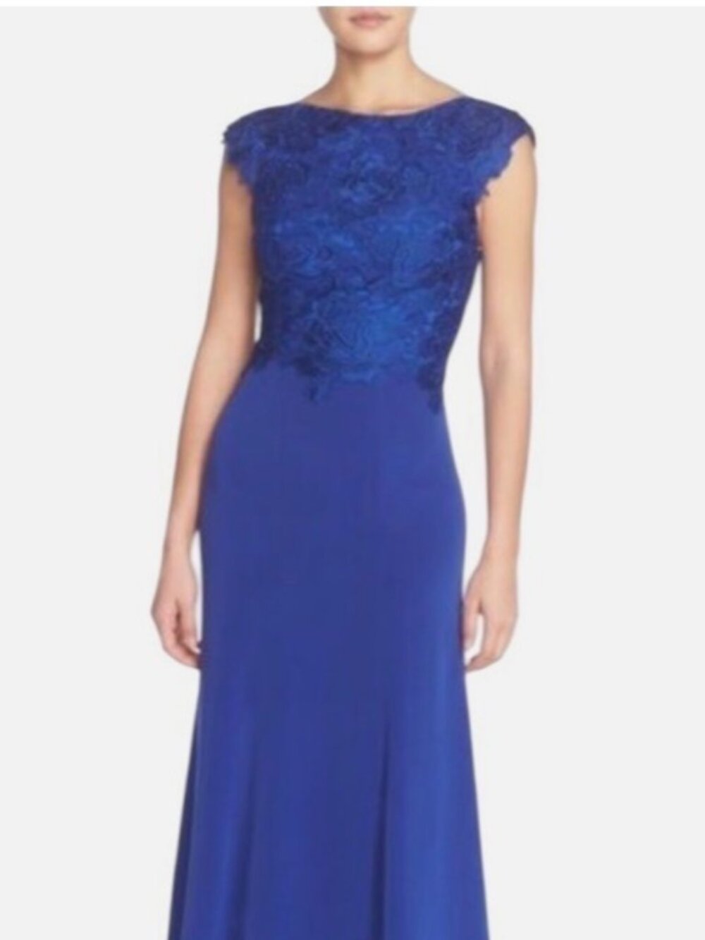 NWT Monique Lhuiller Cap Sleeve Lace Gown in Cobalt Blue. Size 12